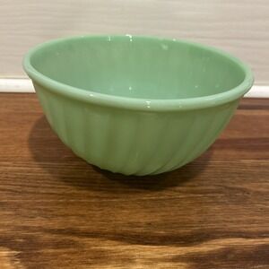 Anchor Hocking Fire-King Jadeite Green Swirl Mixing Bowl 1940s–50s USA